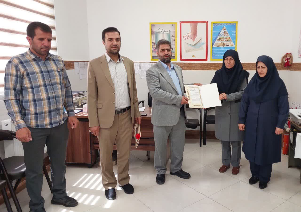 تجلیل از بهورزان مرکز بهداشتی درمانی خنجین به مناسبت روز بهورز