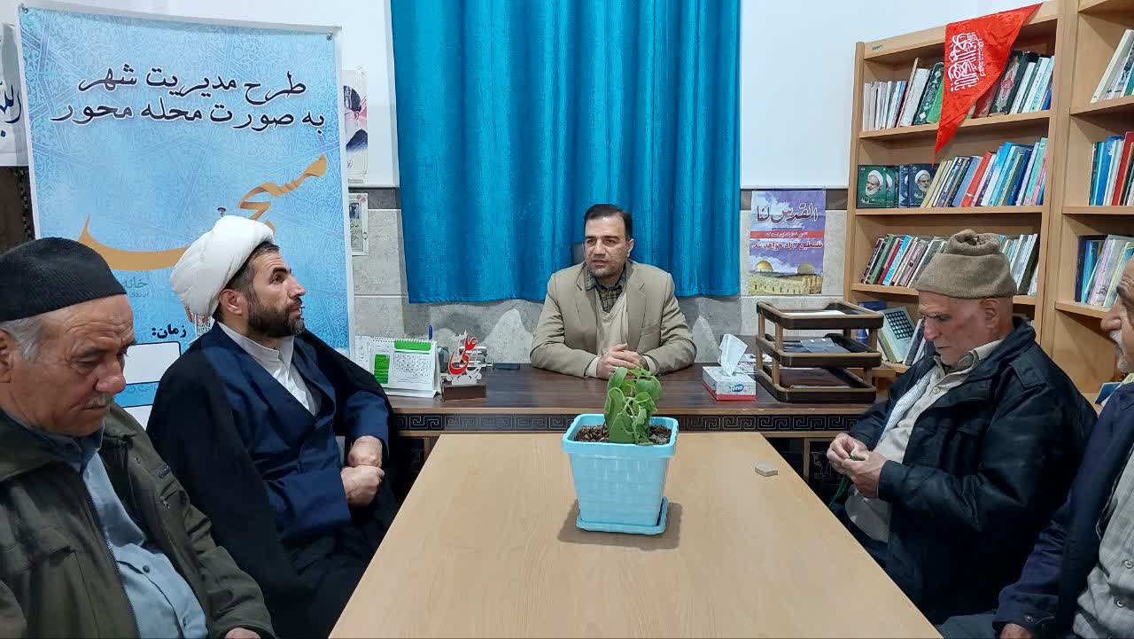 اولین جلسه شورای محله محور با حضور شهردار و اعضای شورای اسلامی شهر خنجین در مسجد صاحب‌الزمان(عج) برگزار شد